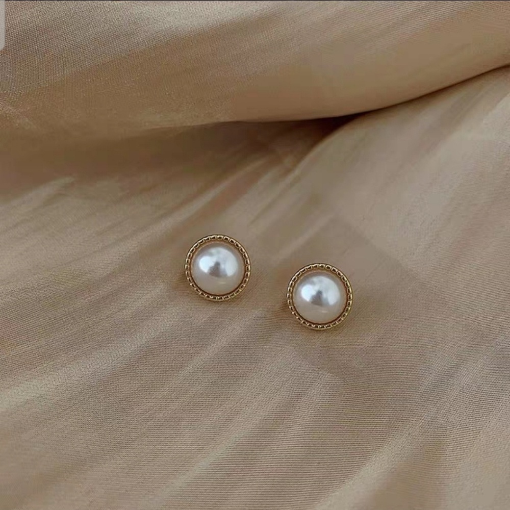 Peal Earrings